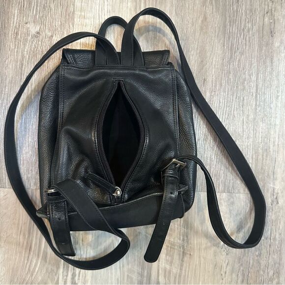 GUESS Back Pack Vintage Mini Leather Zip Pocket Black Travel Festival Y2K - Picture 3 of 11